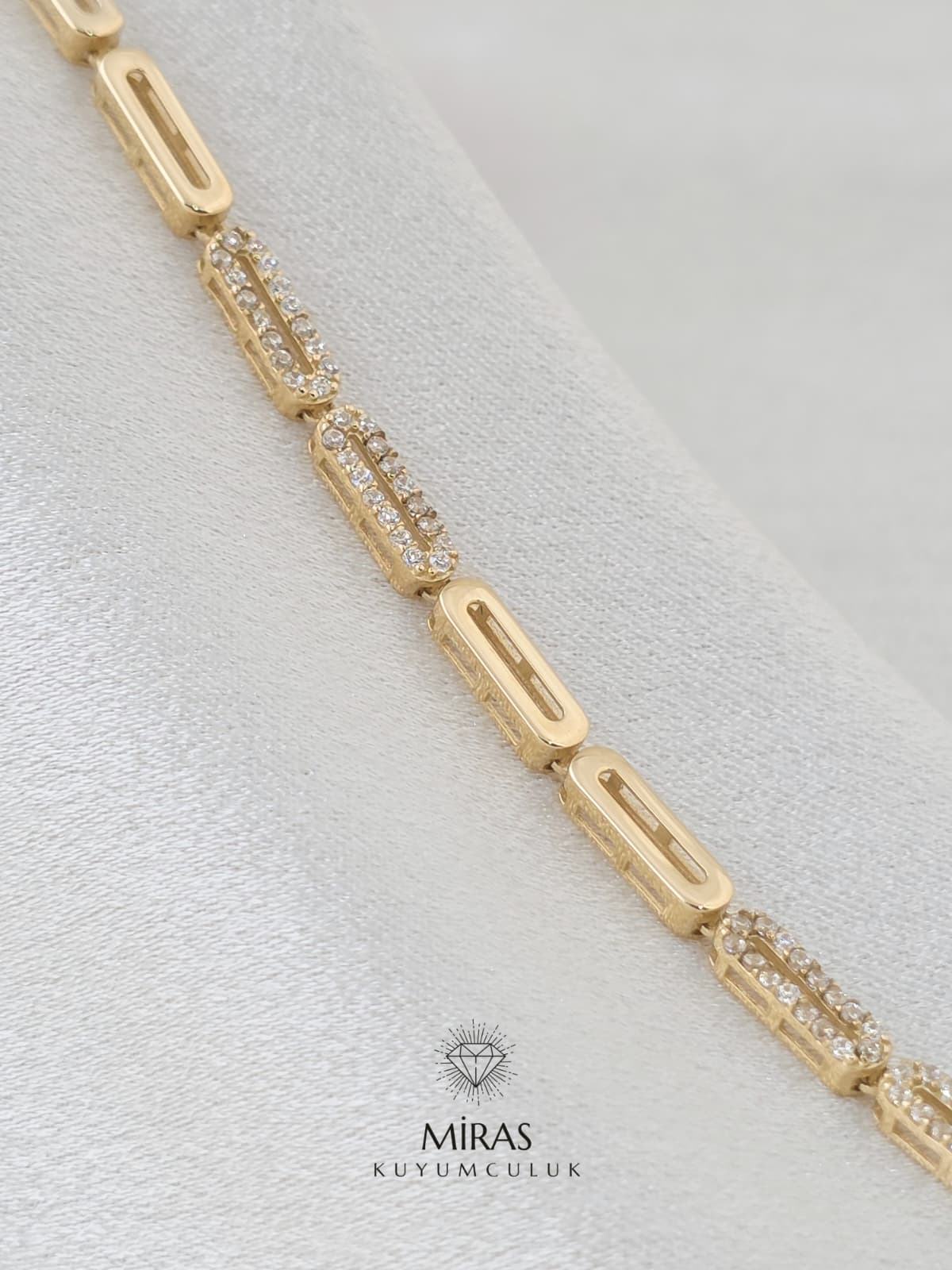 14 Ayar Altın - Yeşil Altın Taşlı Bileklik K14BLK363