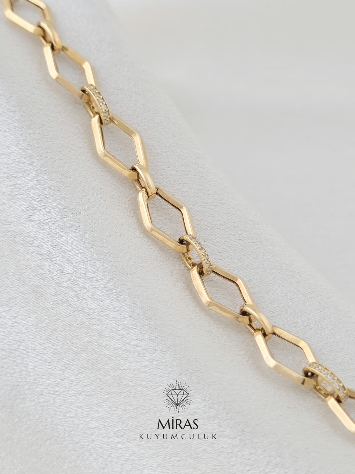 14 Ayar Altın - Yeşil Altın Taşlı Bileklik K14BLK208