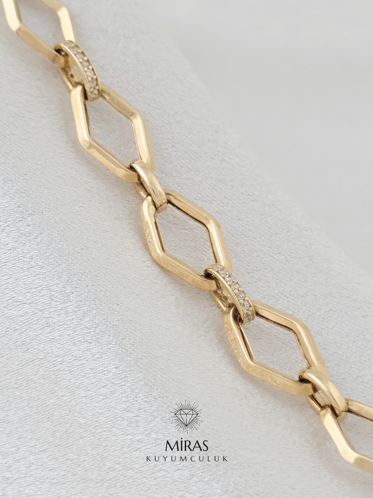 14 Ayar Altın - Yeşil Altın Taşlı Bileklik K14BLK208