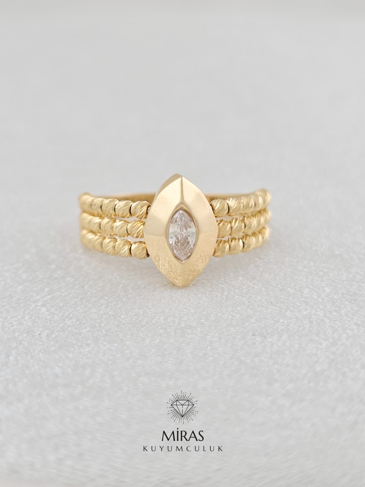 14 Ayar Altın - Yeşil Altın Taşlı Dorika Yüzük K14YZK363