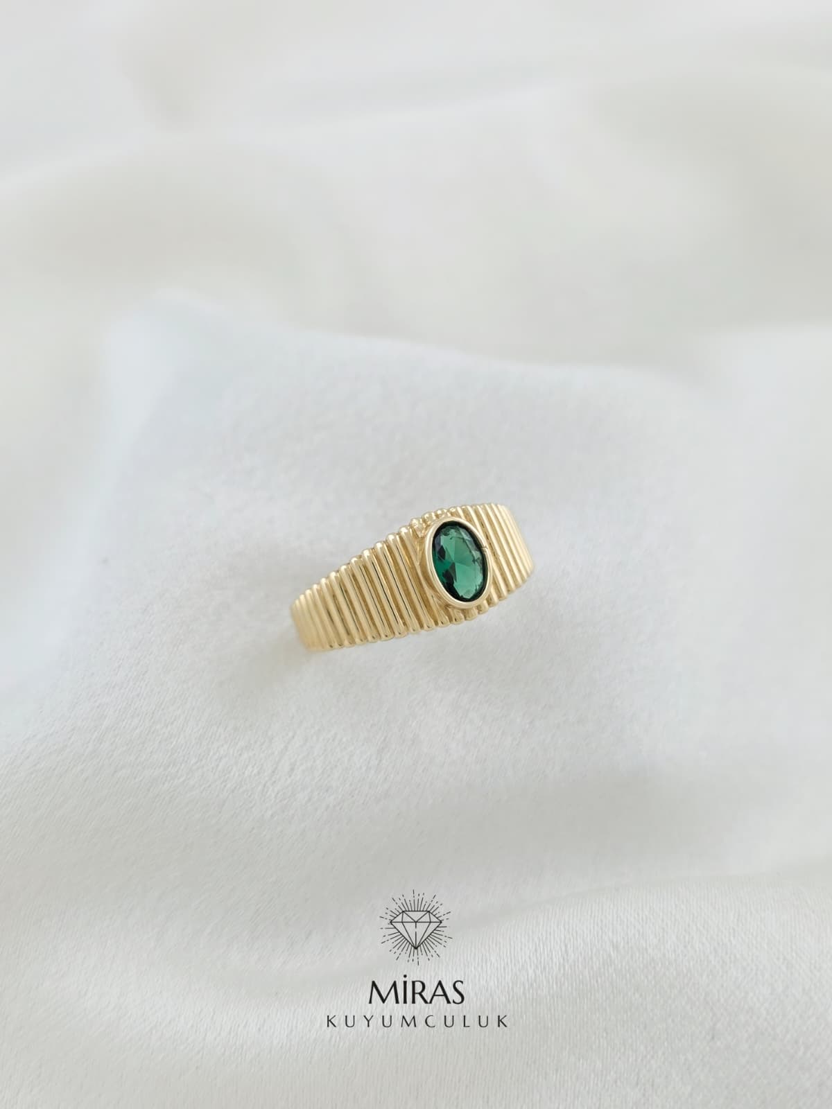 14 Ayar Altın - Yeşil Taşlı Spor Yüzük