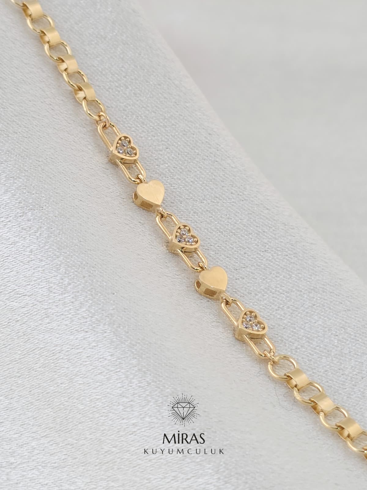 14 Ayar Altın - Yeşil Altın Taşlı Kalpli Bileklik 14BLK978