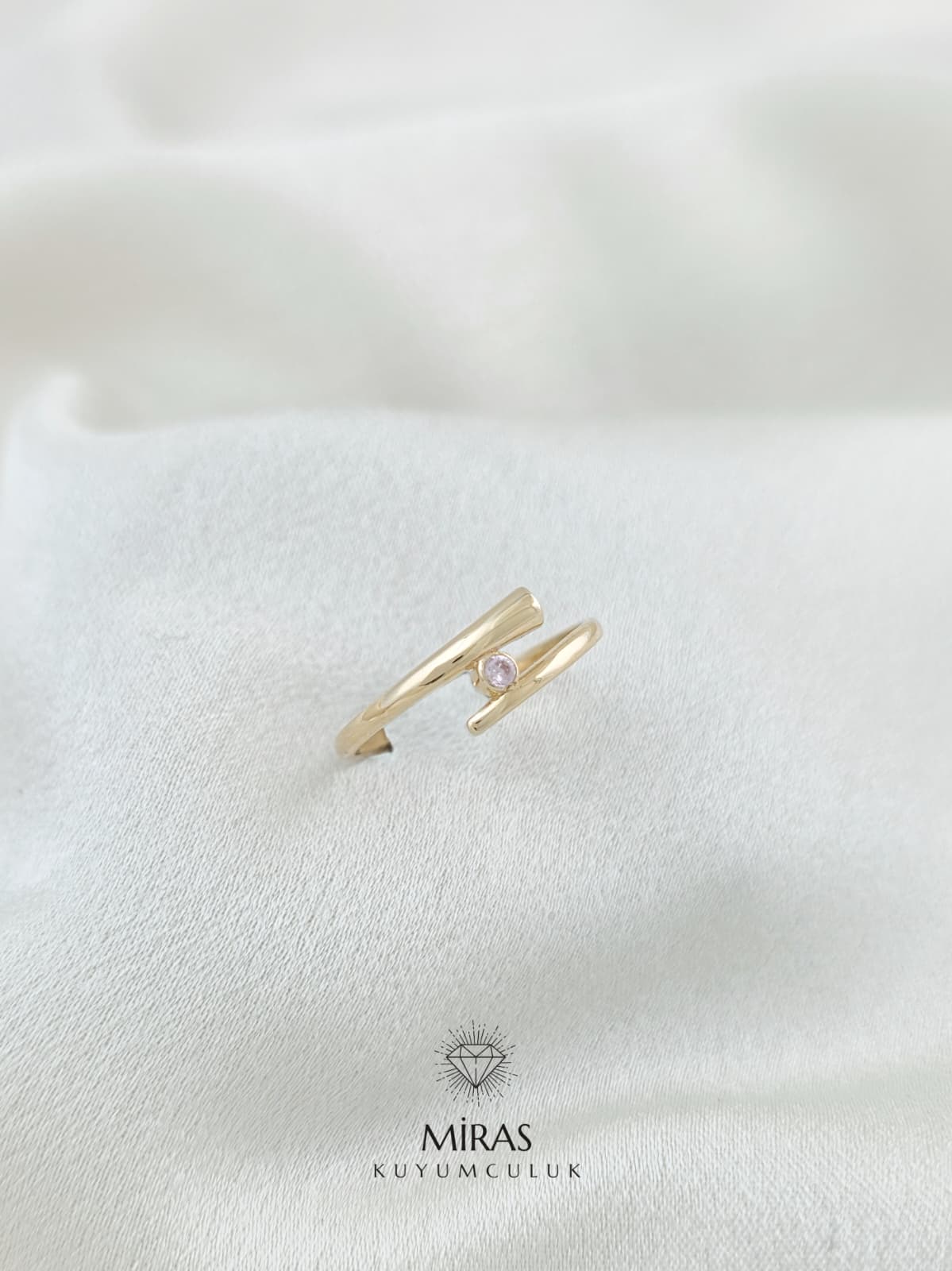 14 Ayar Altın - Pembe Taşlı Spor Yüzük 14YZK986
