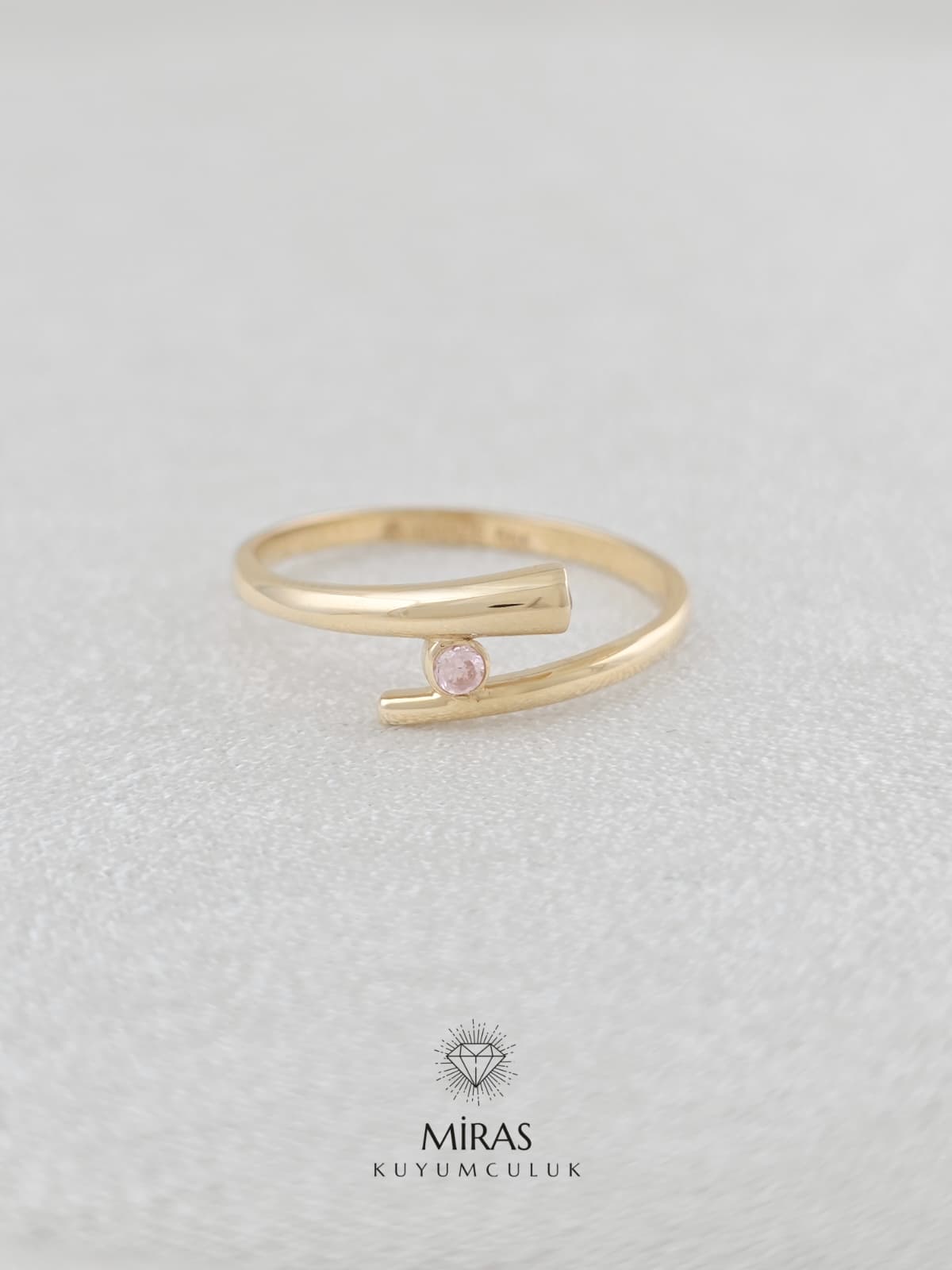14 Ayar Altın - Pembe Taşlı Spor Yüzük 14YZK986