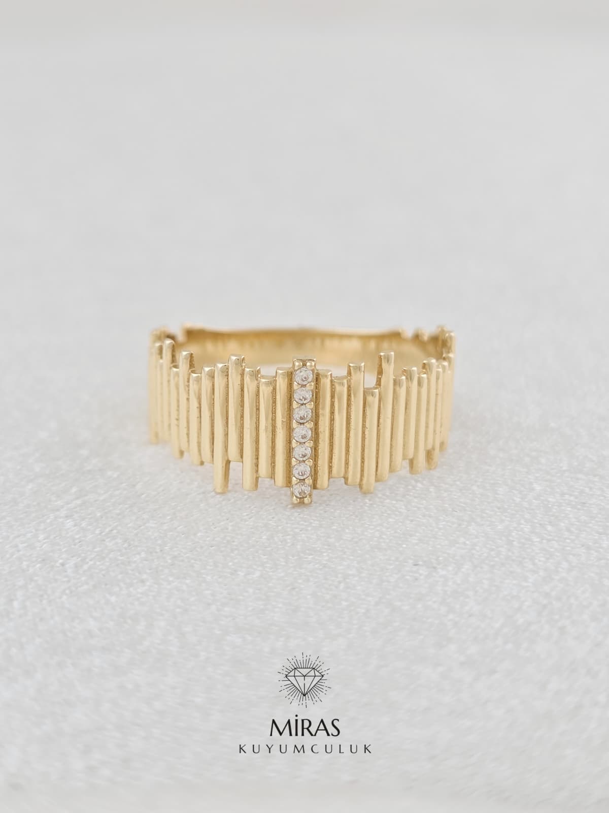 14 Ayar Altın -  Taşlı Asimetrik Dikey Çizgili Yüzük 14YZK922