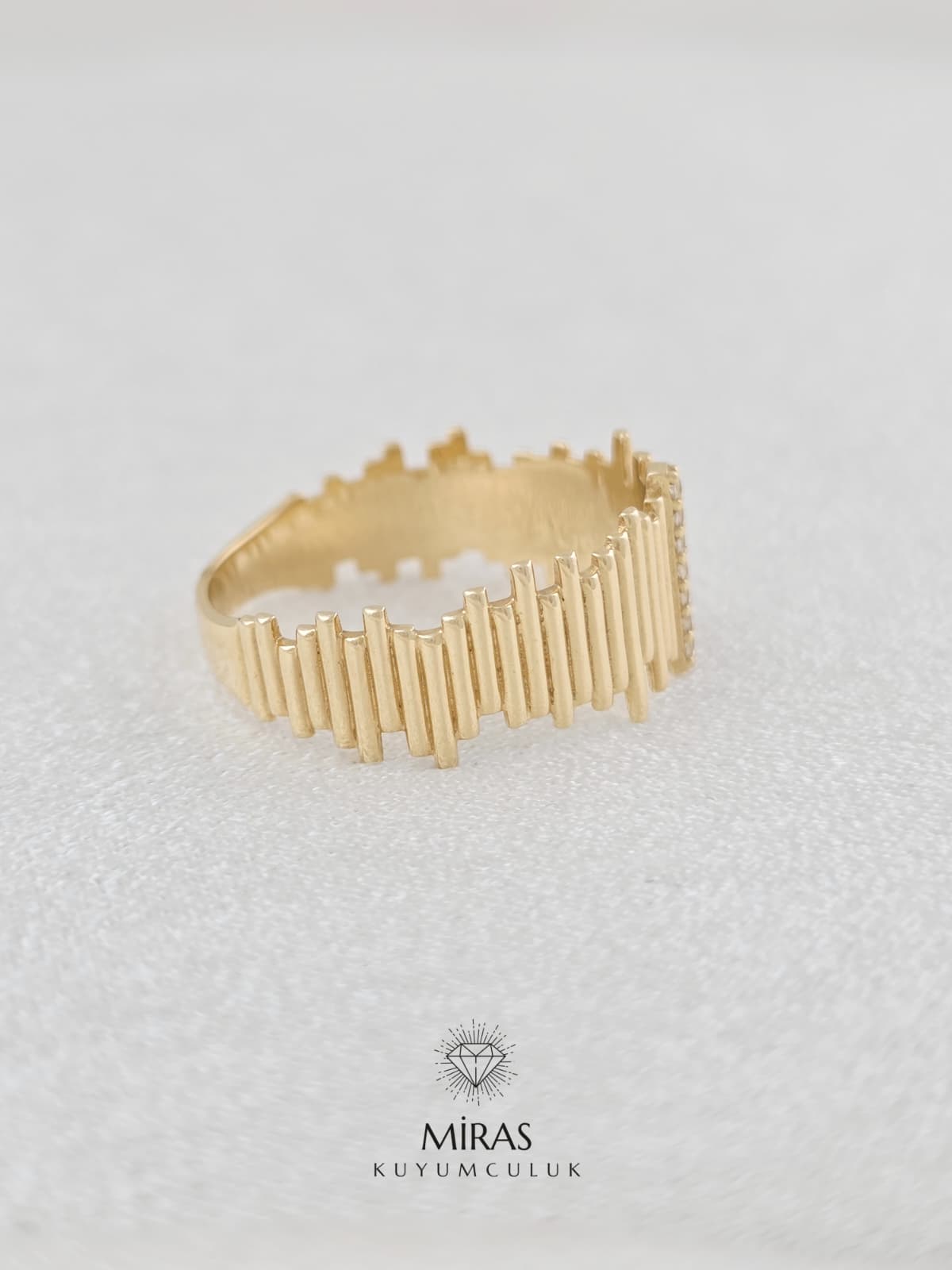 14 Ayar Altın -  Taşlı Asimetrik Dikey Çizgili Yüzük 14YZK922