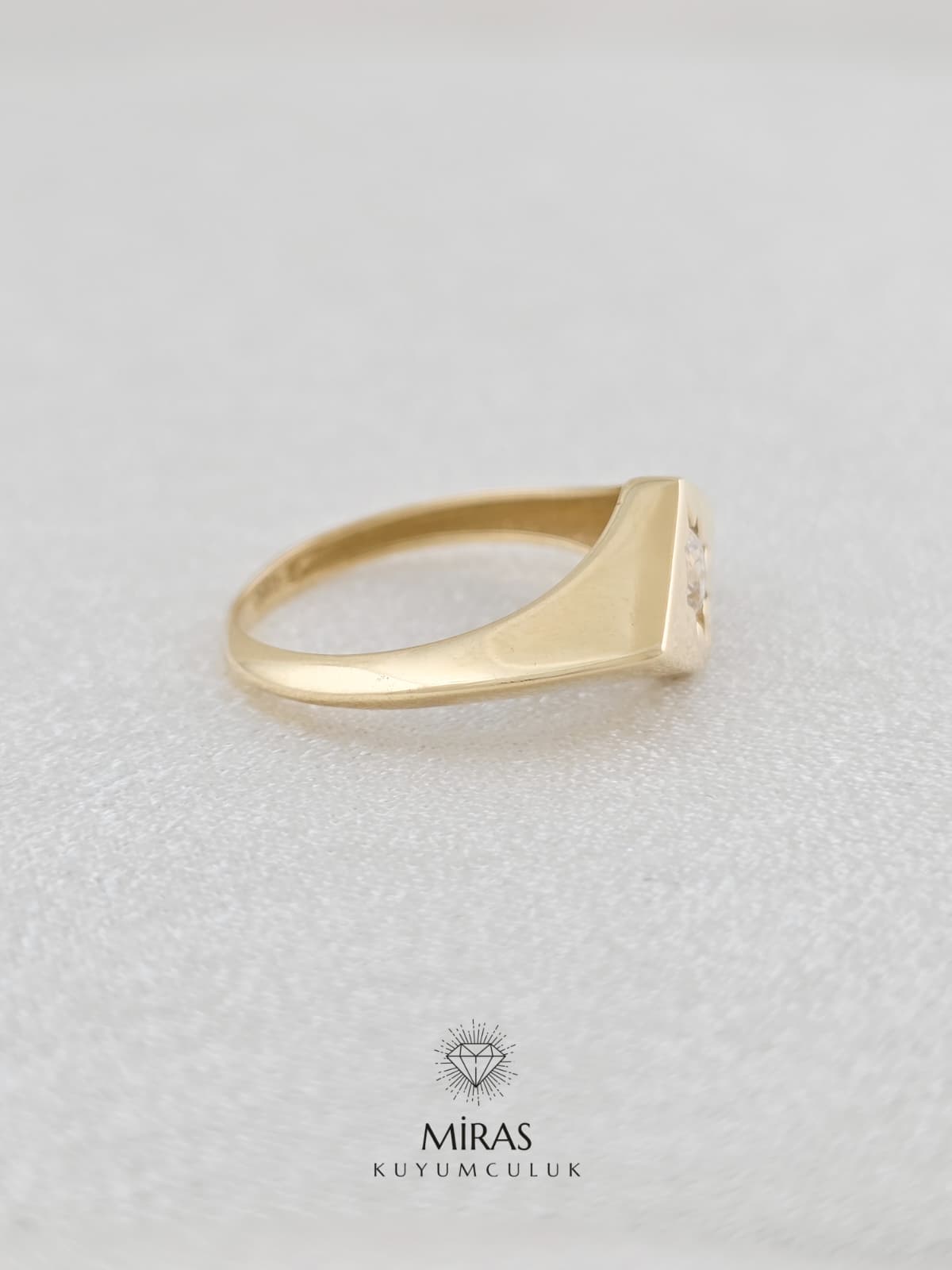 14 Ayar Altın - Taşlı Kuzey Yıldızı Yüzük 14YZK924