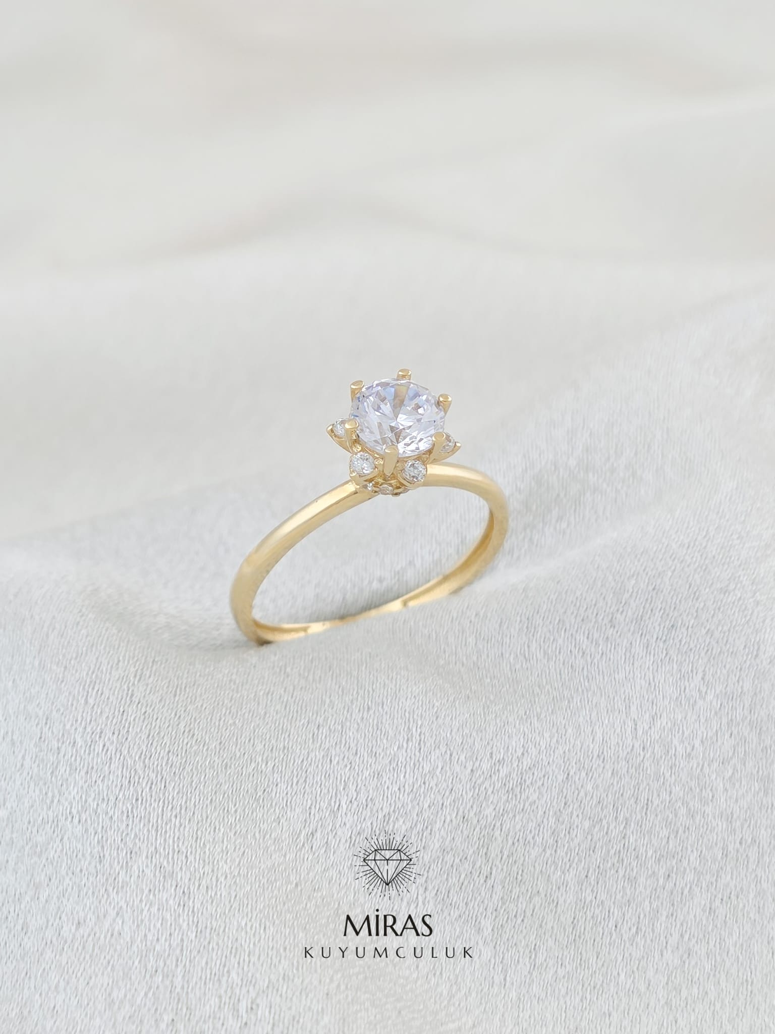 14 Ayar Altın - Lotus Tektaş Yüzük 14YZK859