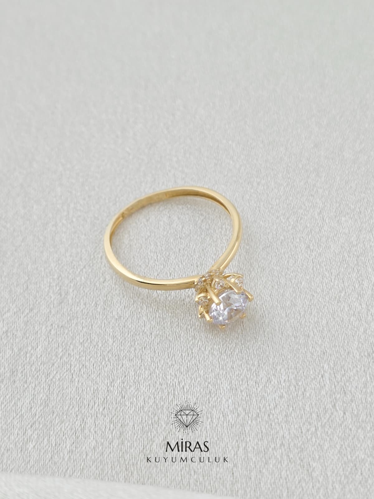 14 Ayar Altın - Lotus Tektaş Yüzük 14YZK859