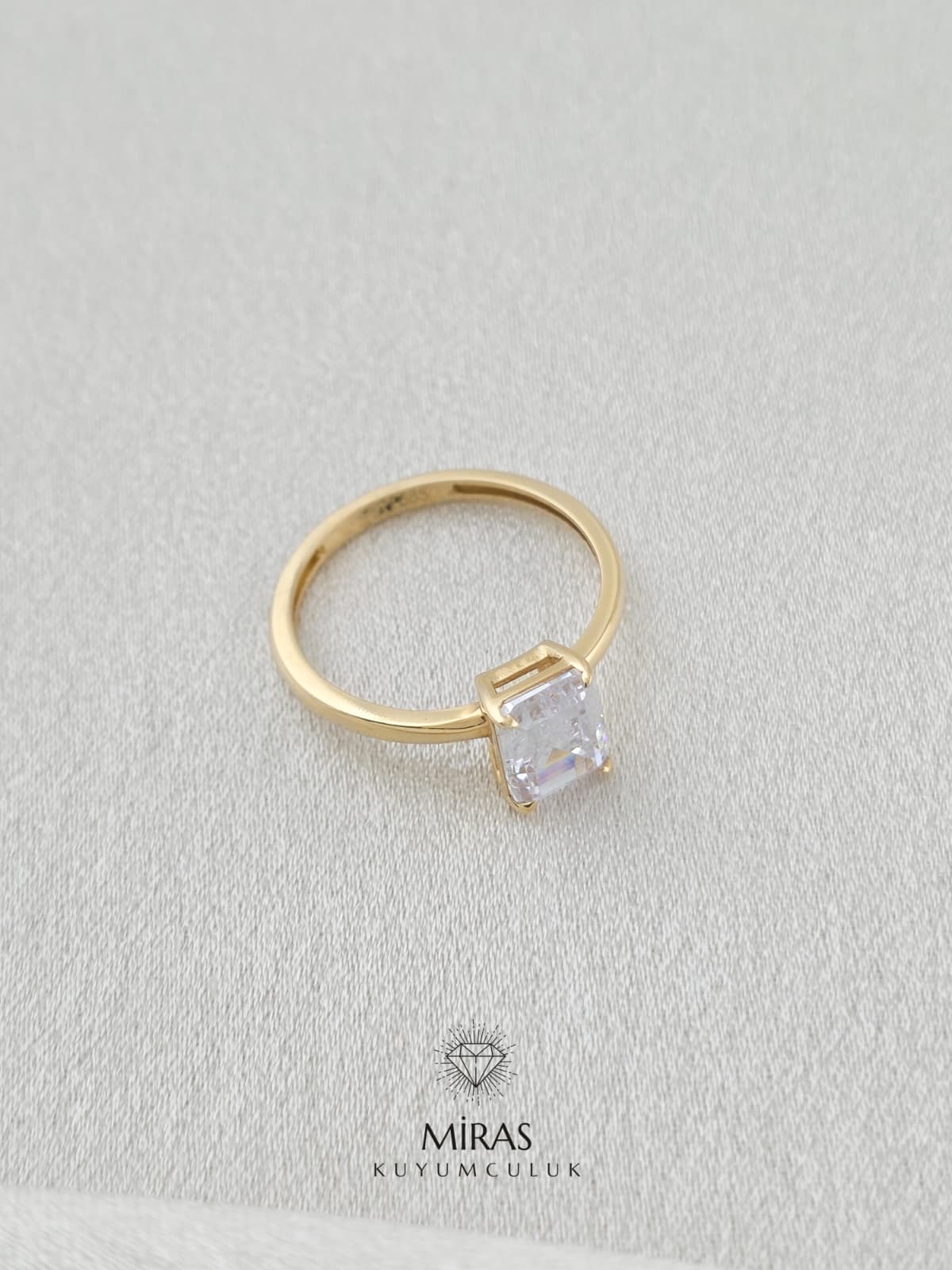 14 Ayar Altın - Halka Baget Tektaş Yüzük K14YZK197