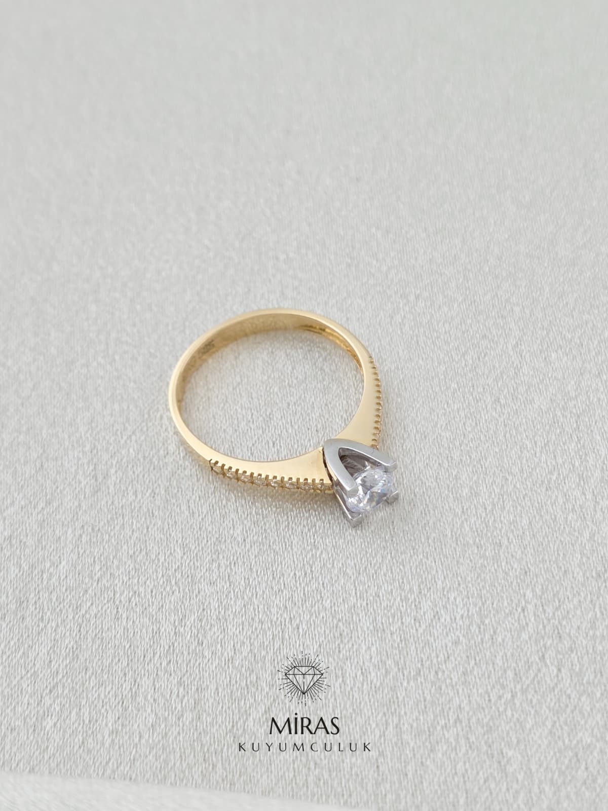 14 Ayar Altın - Tektaş Yüzük 14YZK245