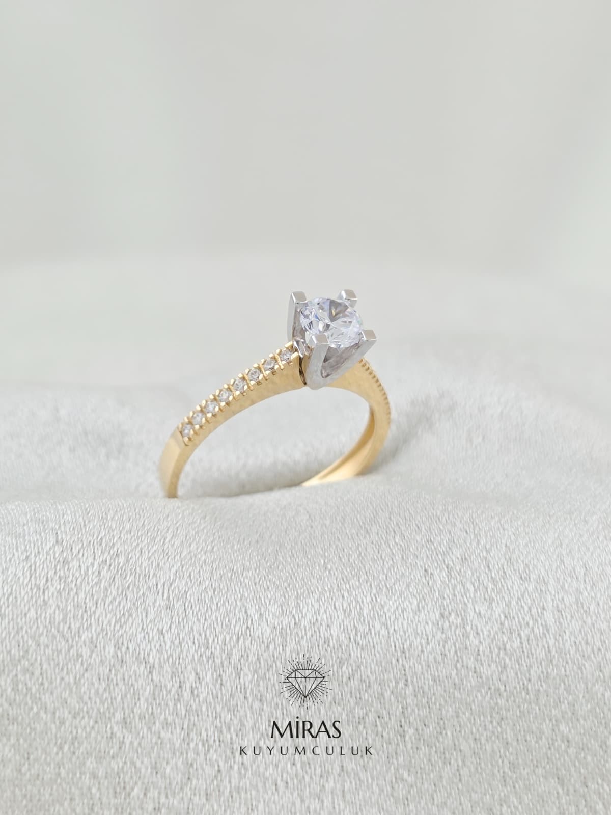 14 Ayar Altın - Tektaş Yüzük 14YZK245