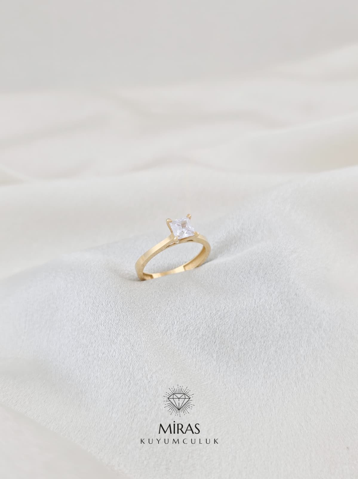 14 Ayar Altın - Kare Tektaş Yüzük 14YZK751