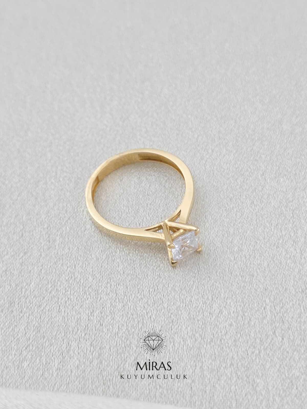 14 Ayar Altın - Kare Tektaş Yüzük 14YZK751