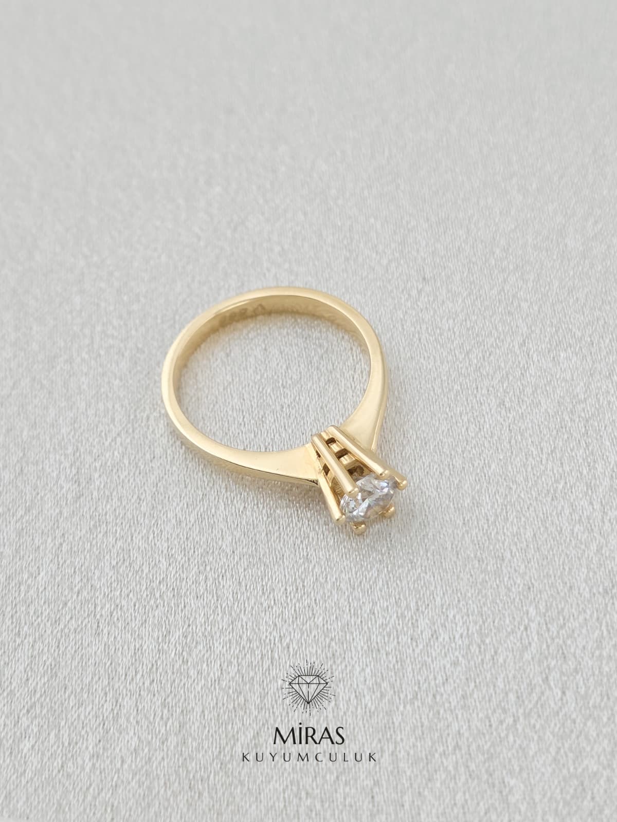 14 Ayar Altın - Tektaş Yüzük 14YZK754