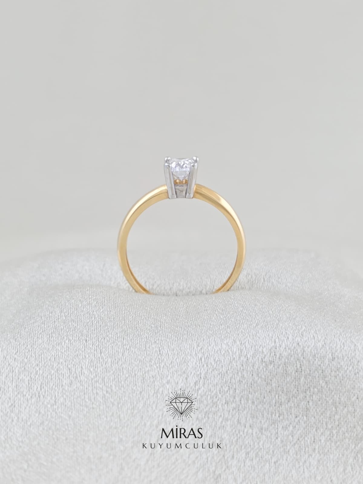 14 Ayar Altın - Oval Tektaş Yüzük 14YZK723