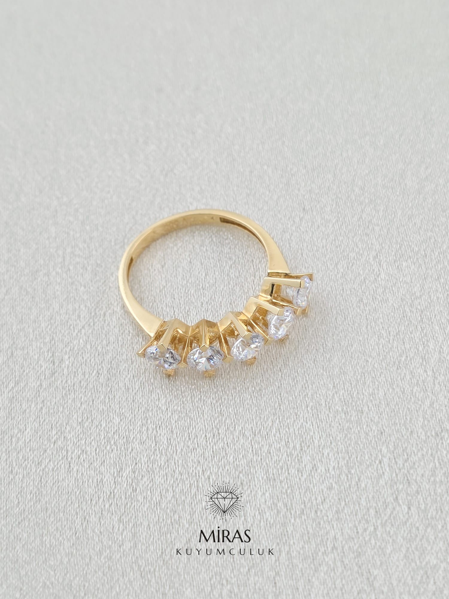 14 Ayar Altın - Klasik Beştaş Yüzük 14YZK749