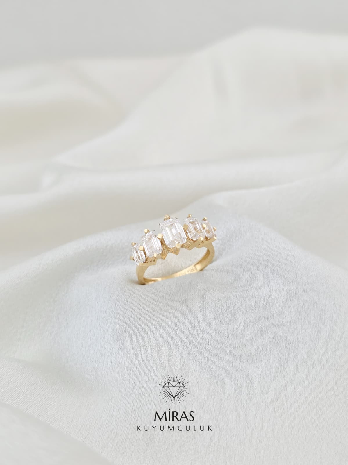 14 Ayar Altın - Baget Beştaş Yüzük K14YZK100