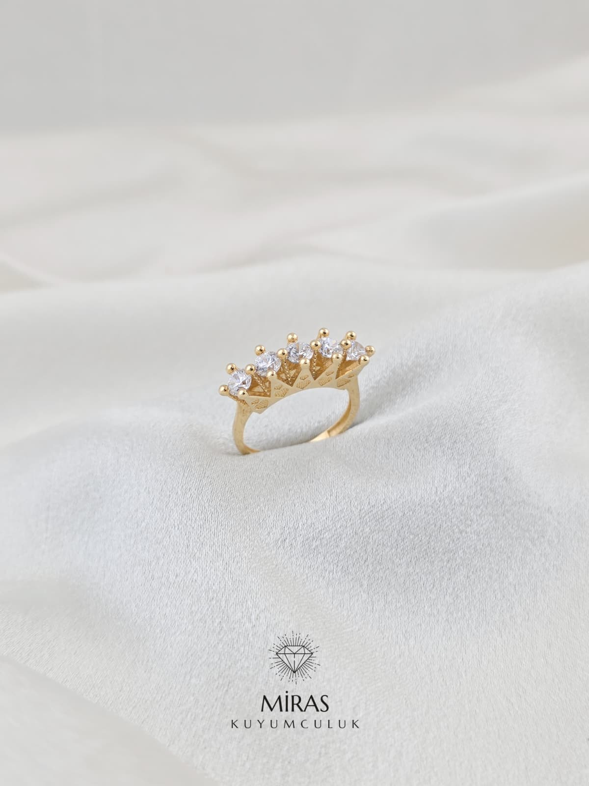 14 Ayar Altın - Kalp Detaylı Beştaş Yüzük 14YZK817