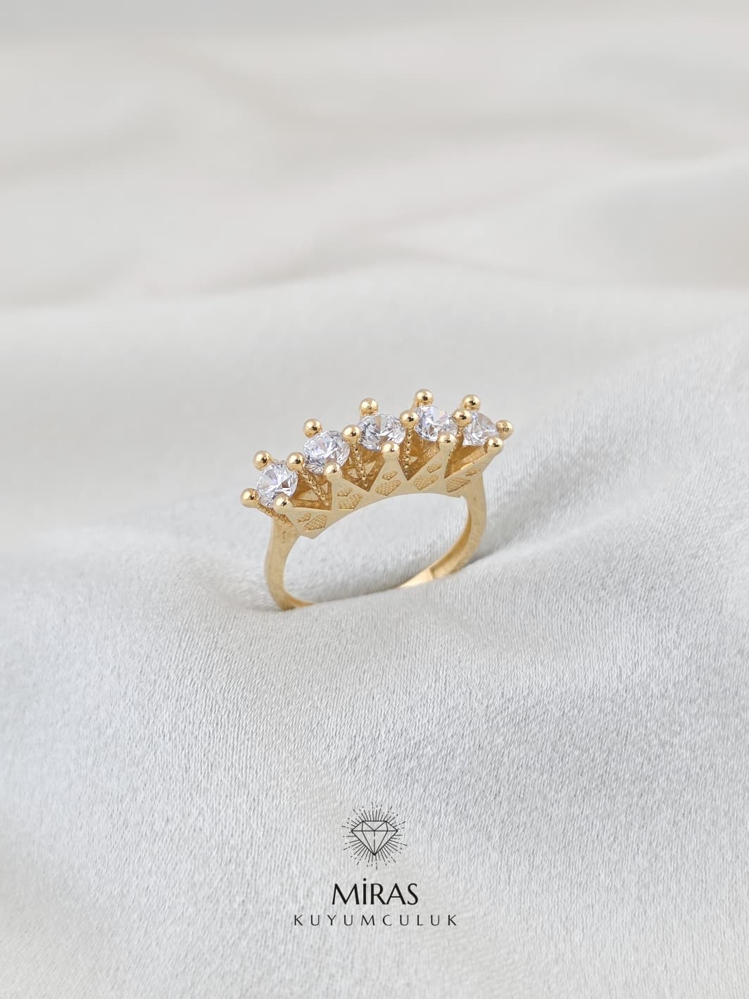 14 Ayar Altın - Kalp Detaylı Beştaş Yüzük 14YZK817