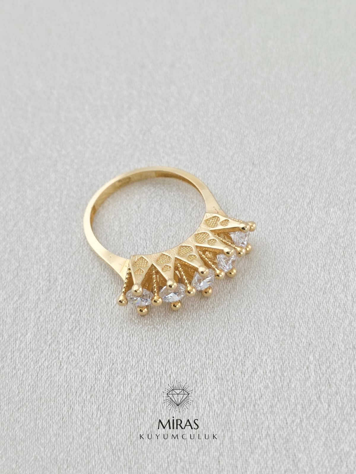 14 Ayar Altın - Kalp Detaylı Beştaş Yüzük 14YZK817