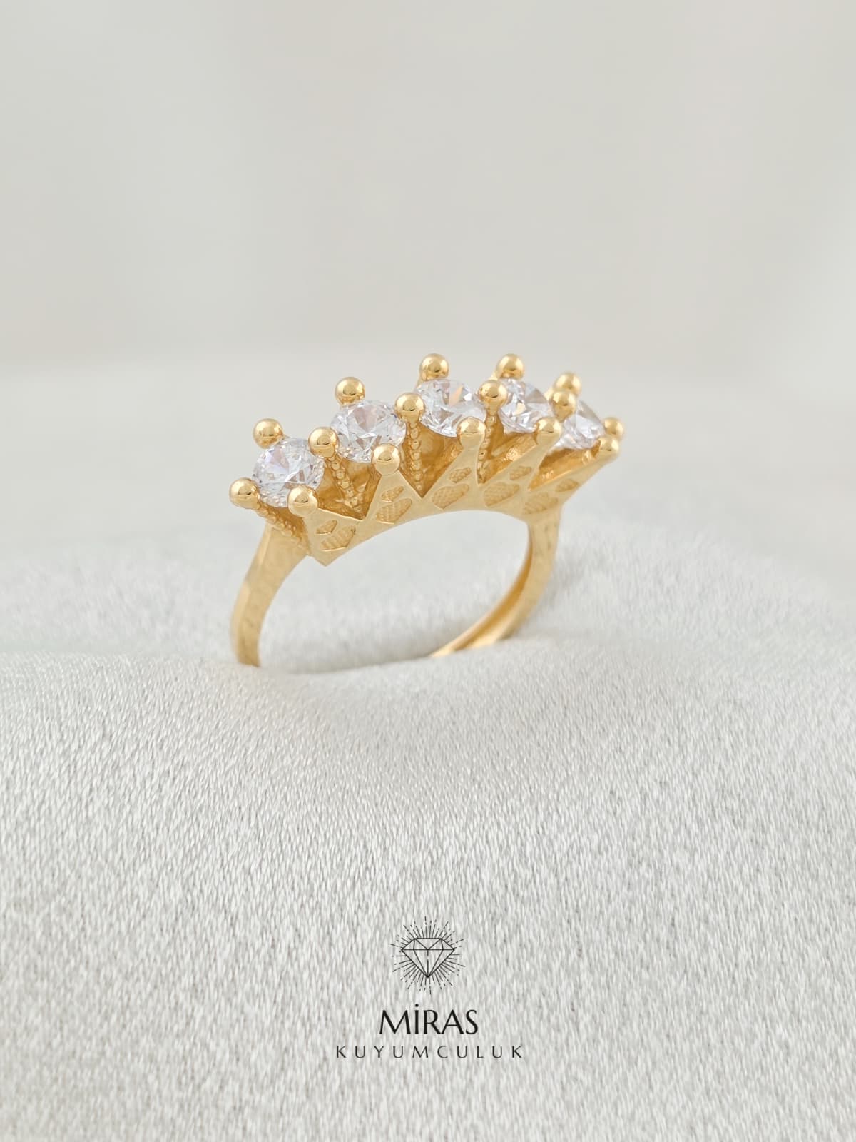 14 Ayar Altın - Kalp Detaylı Beştaş Yüzük 14YZK817