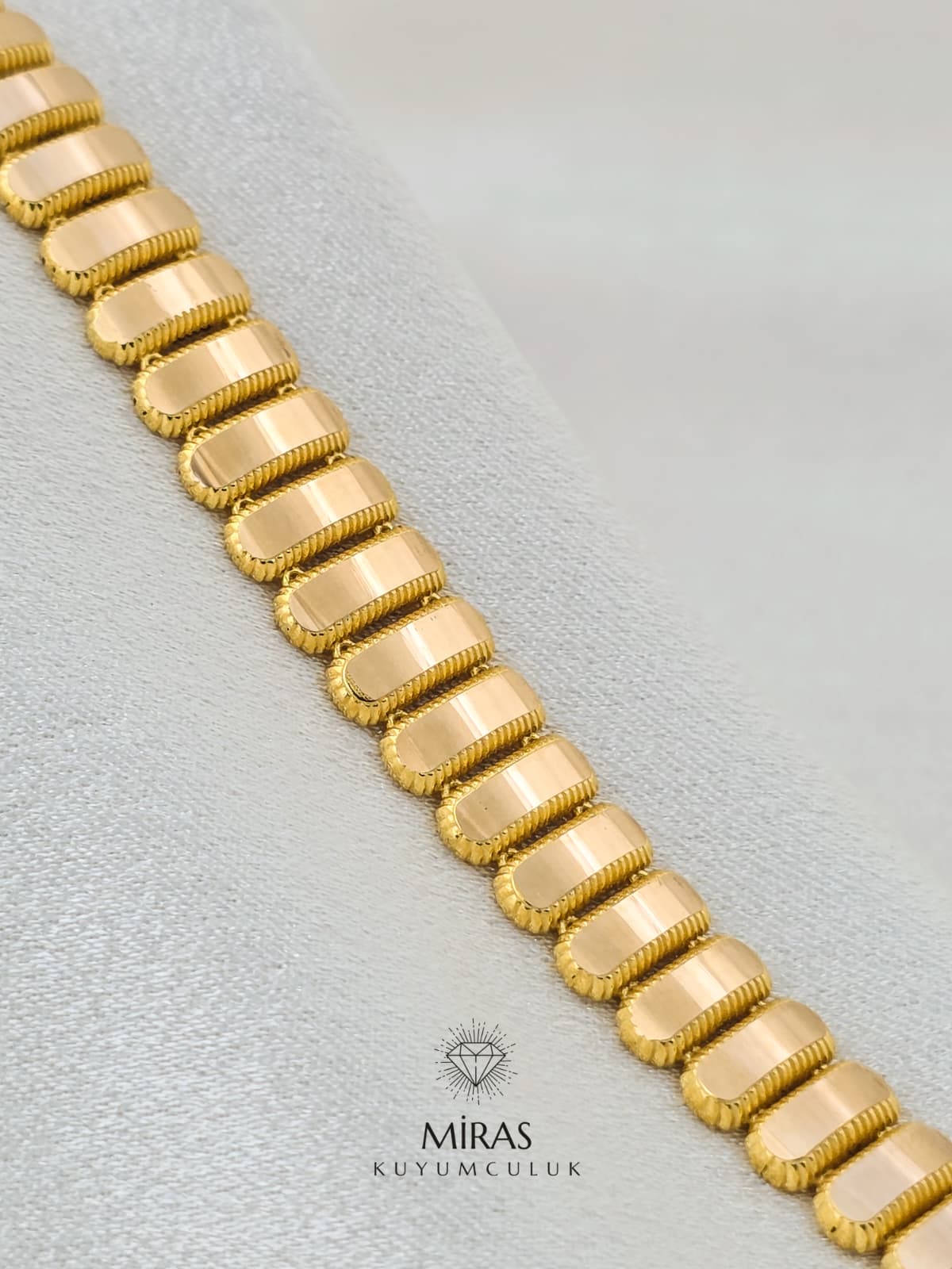 14 Ayar Altın - Süzme Aynalı Bileklik 14BLK989