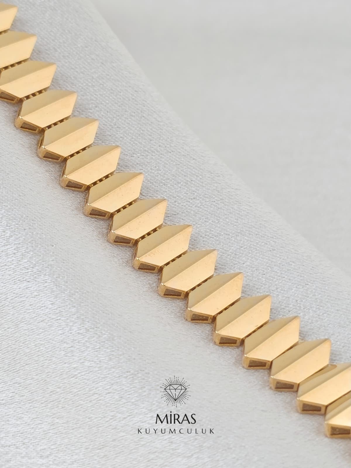 8 Ayar Altın - Taşlı Gurmet Bileklik 8BLK352